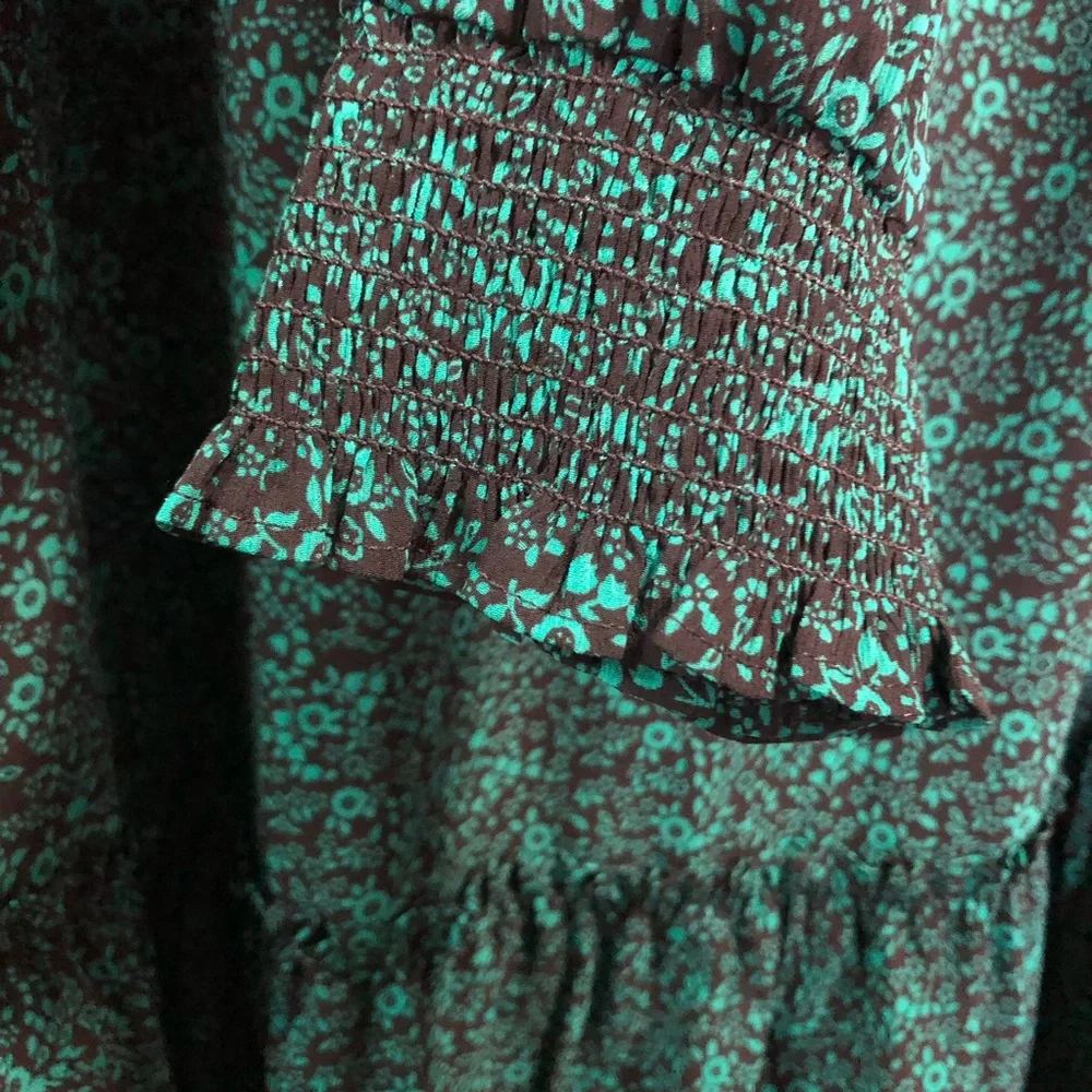 J.CREW N.W.T.‎ Size Large Color Green/Black Floral Print Mini Smocked Drop Waist
